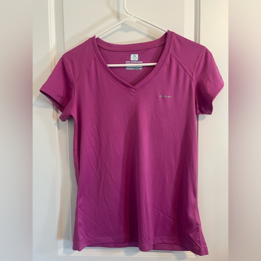 Columbia Omni-Wick Purple V-Neck Active T-Shirt - S